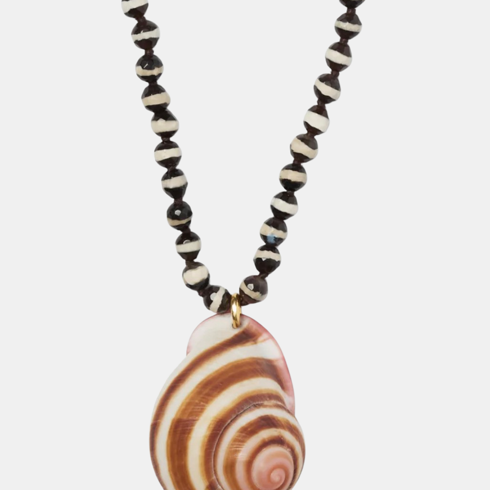 Shell Pendant Necklace