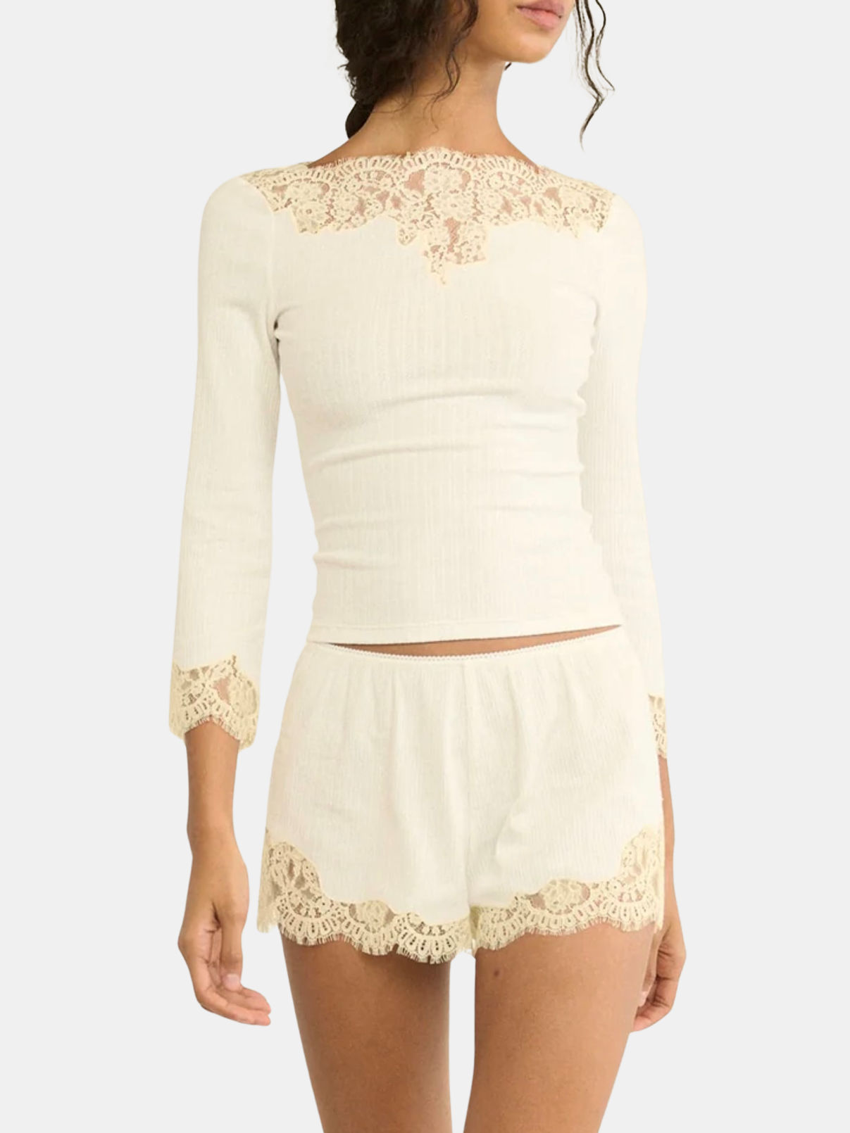 Riana Tee